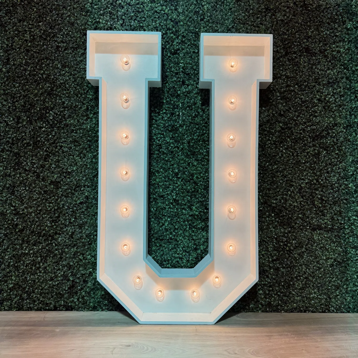 Marquee Letter U