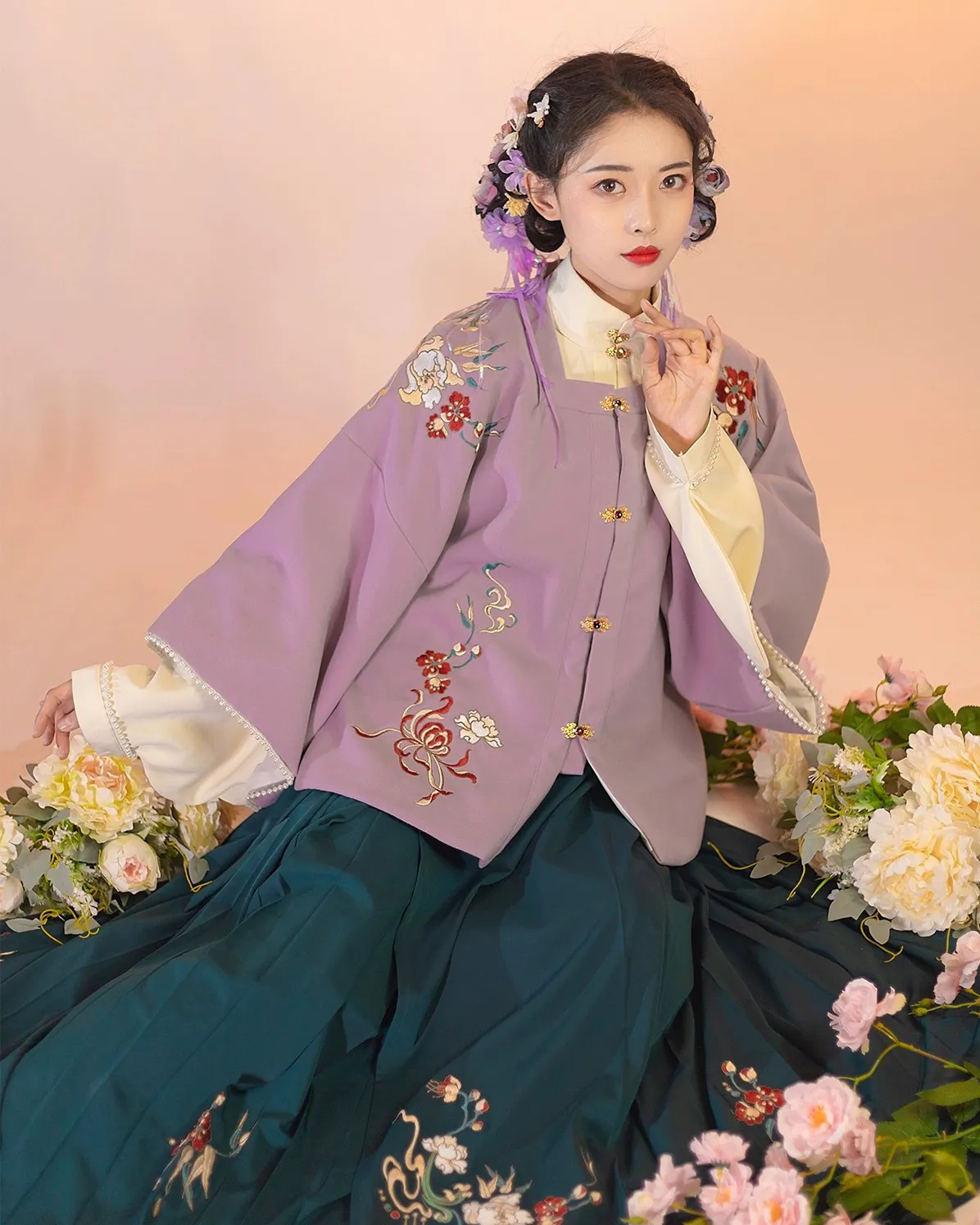 Embroidered purple & green Ma’mian skirt set 绣花绿马面裙紫半袖套装