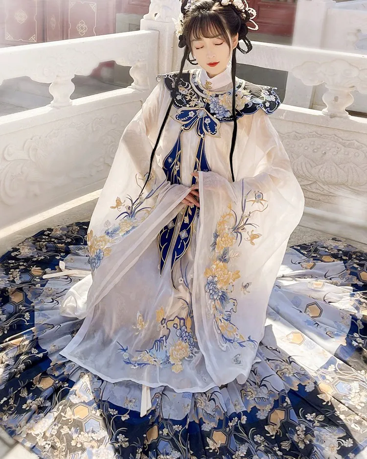 Blue butterfly Yúnjiān set  蓝蝴蝶云肩套装