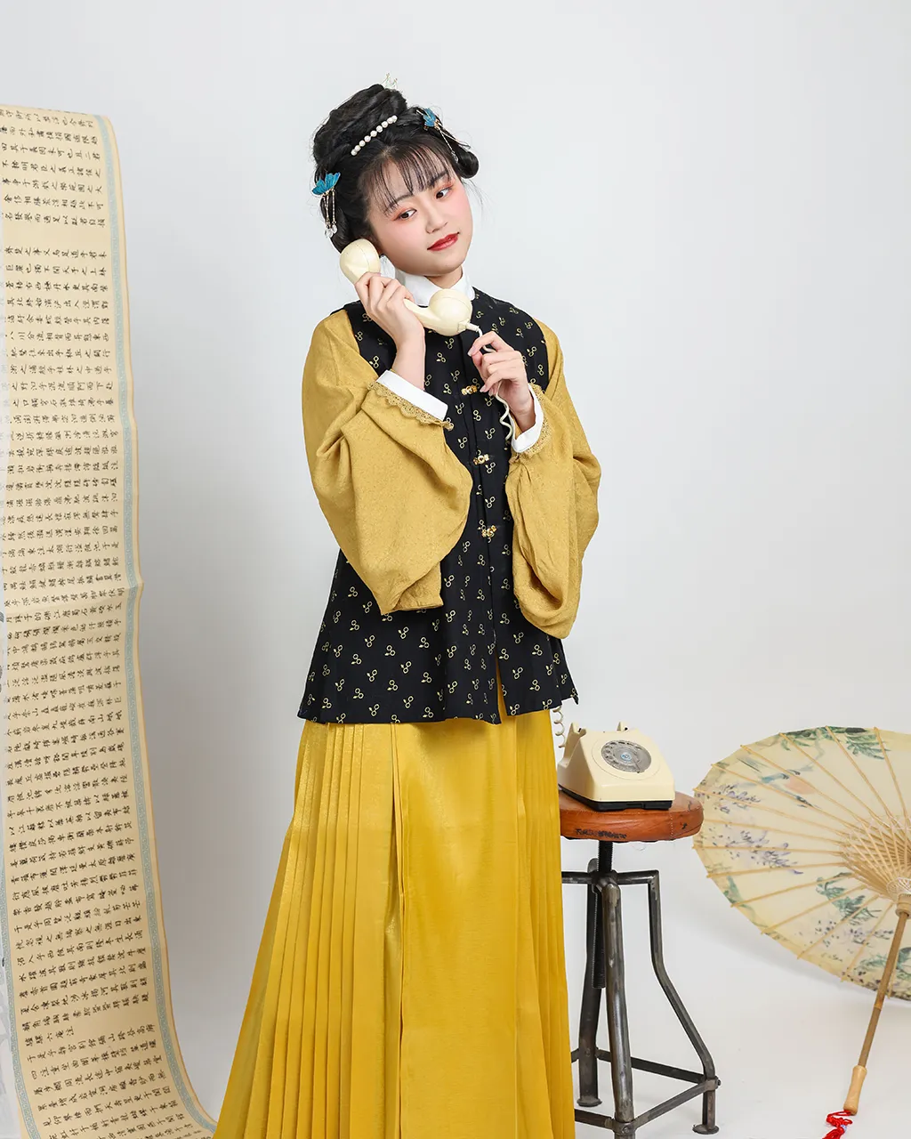 Harry Potter motif mustard Ma’mian skirt set 哈利波特印花黑金比甲，姜黄色衫裙