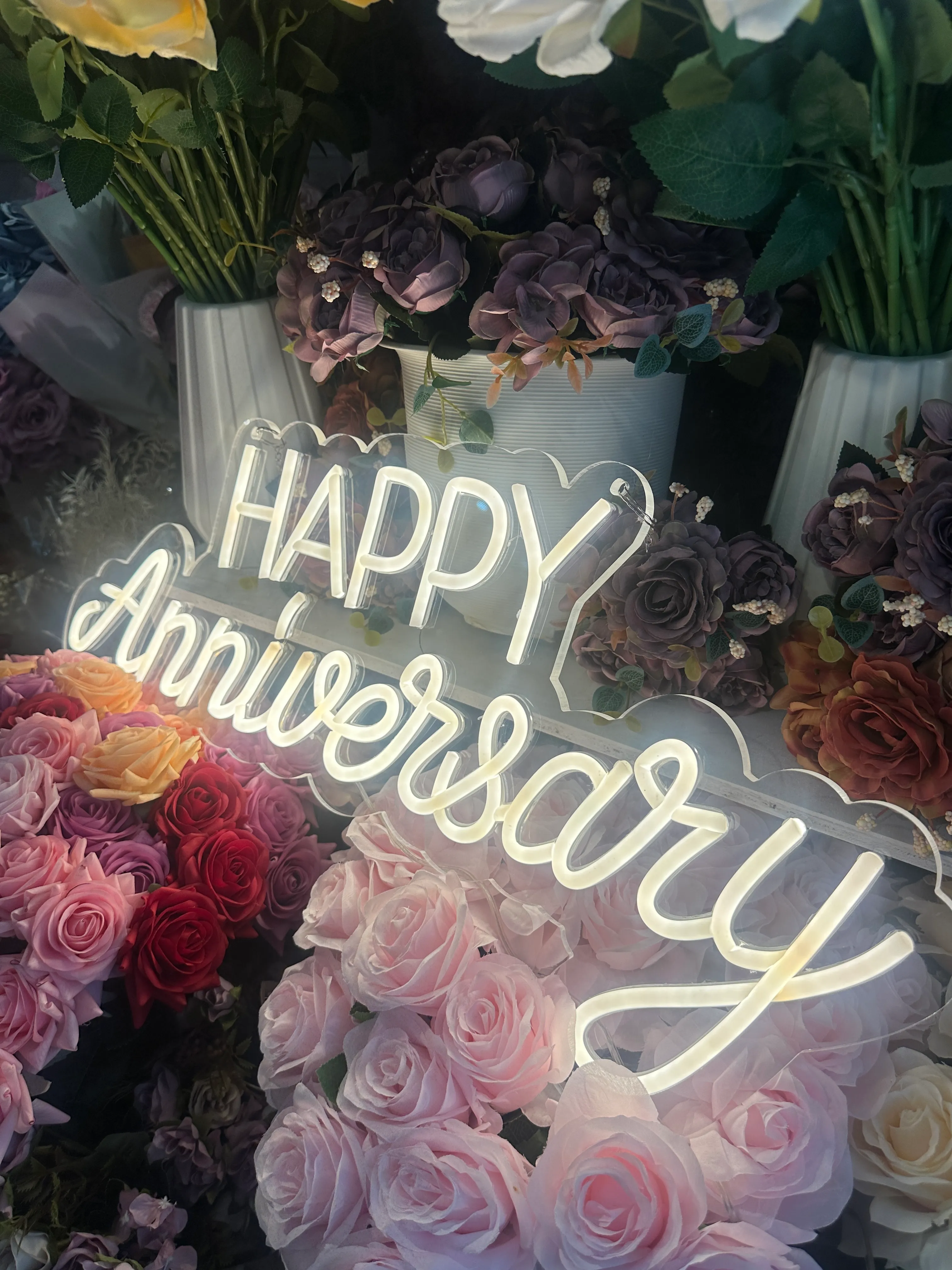 Neon Sign: Happy Anniverary