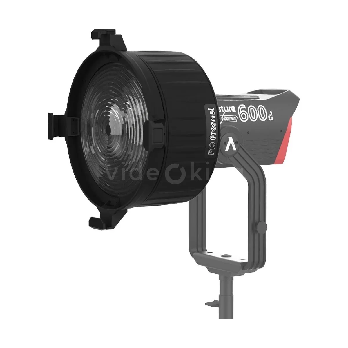 Aputure F10 fresnel + Barndoors