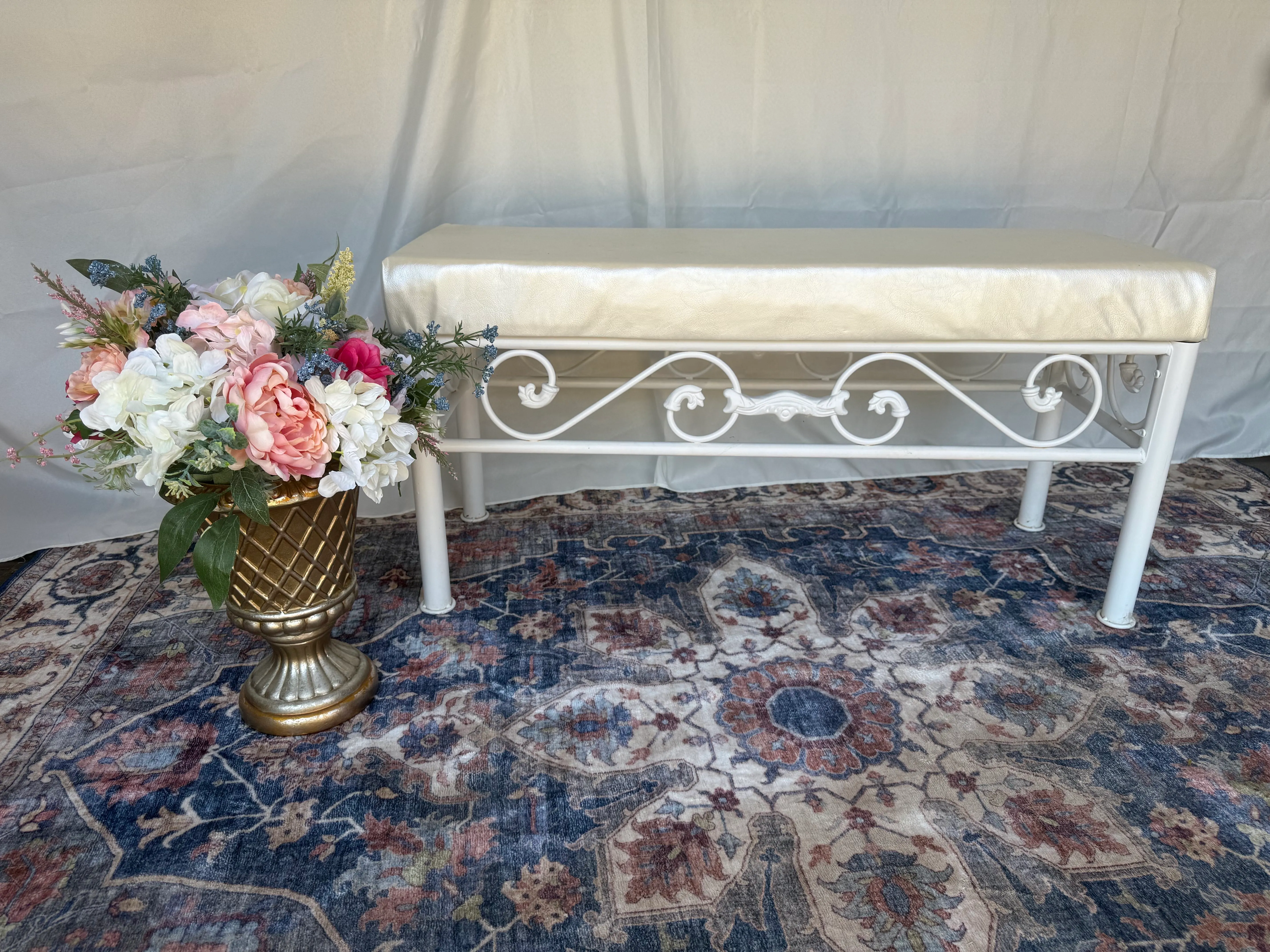 Dainty Bench
