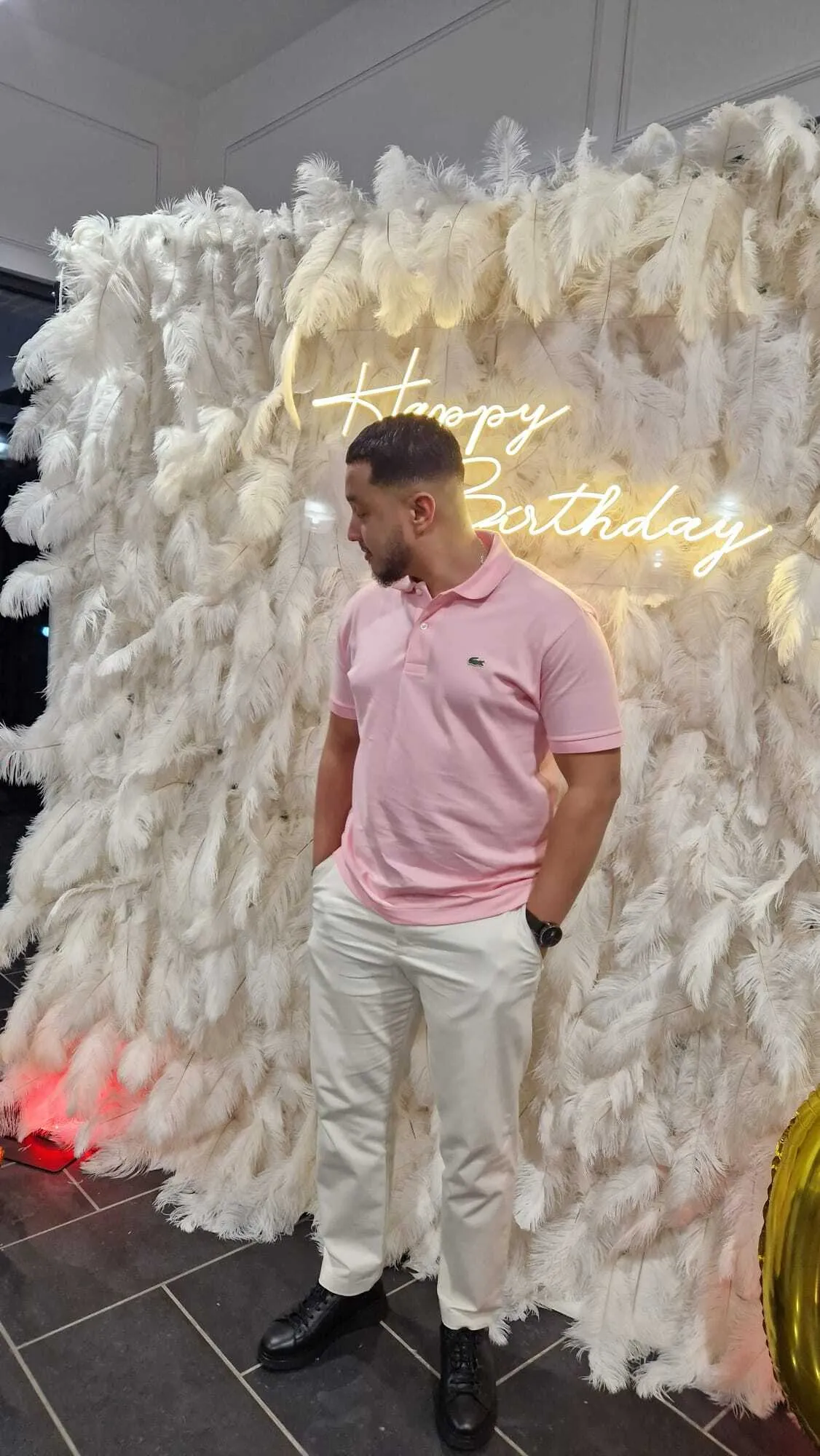 Mur de plume d'autruche beige