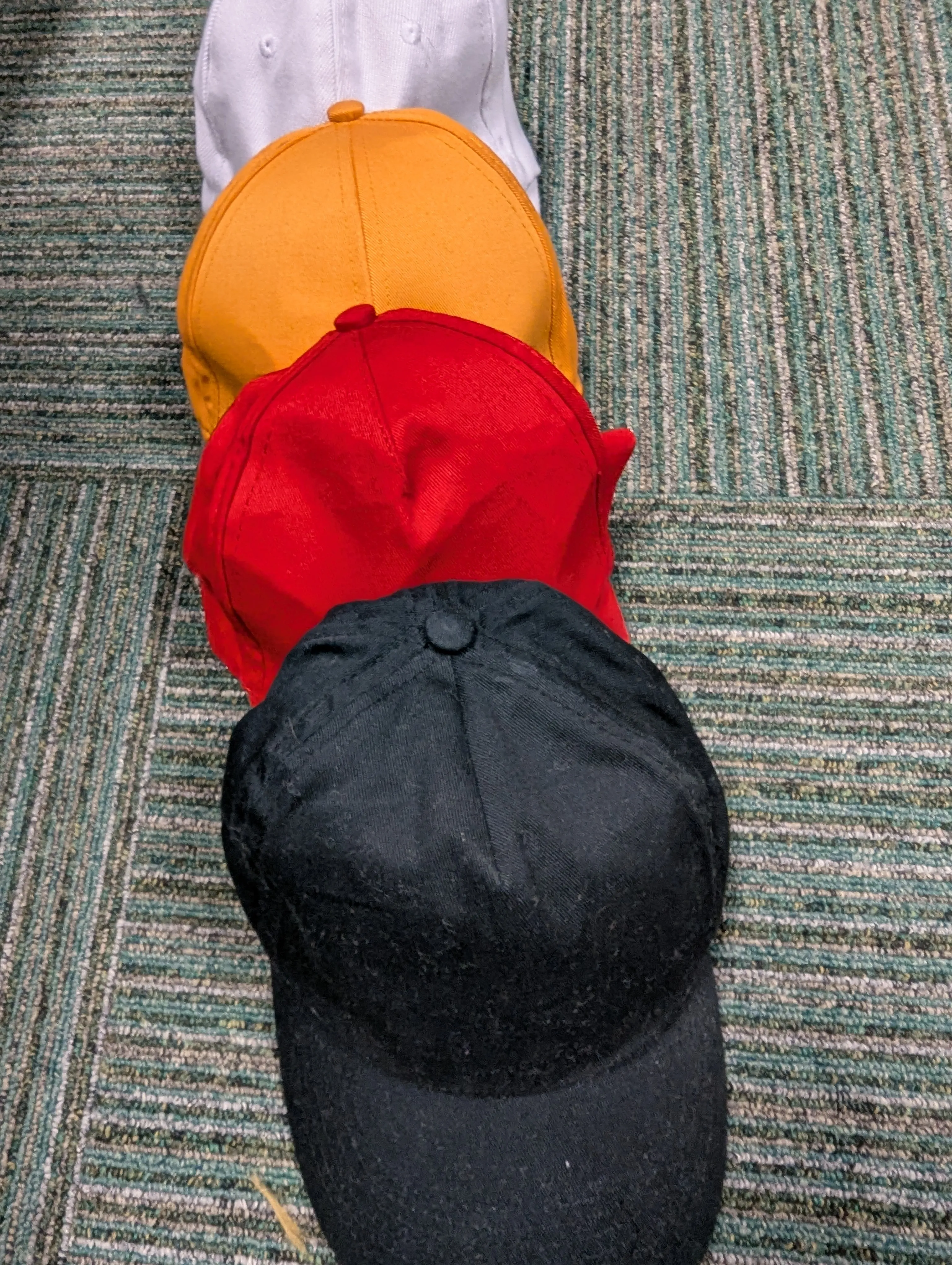 Baseball caps various colours