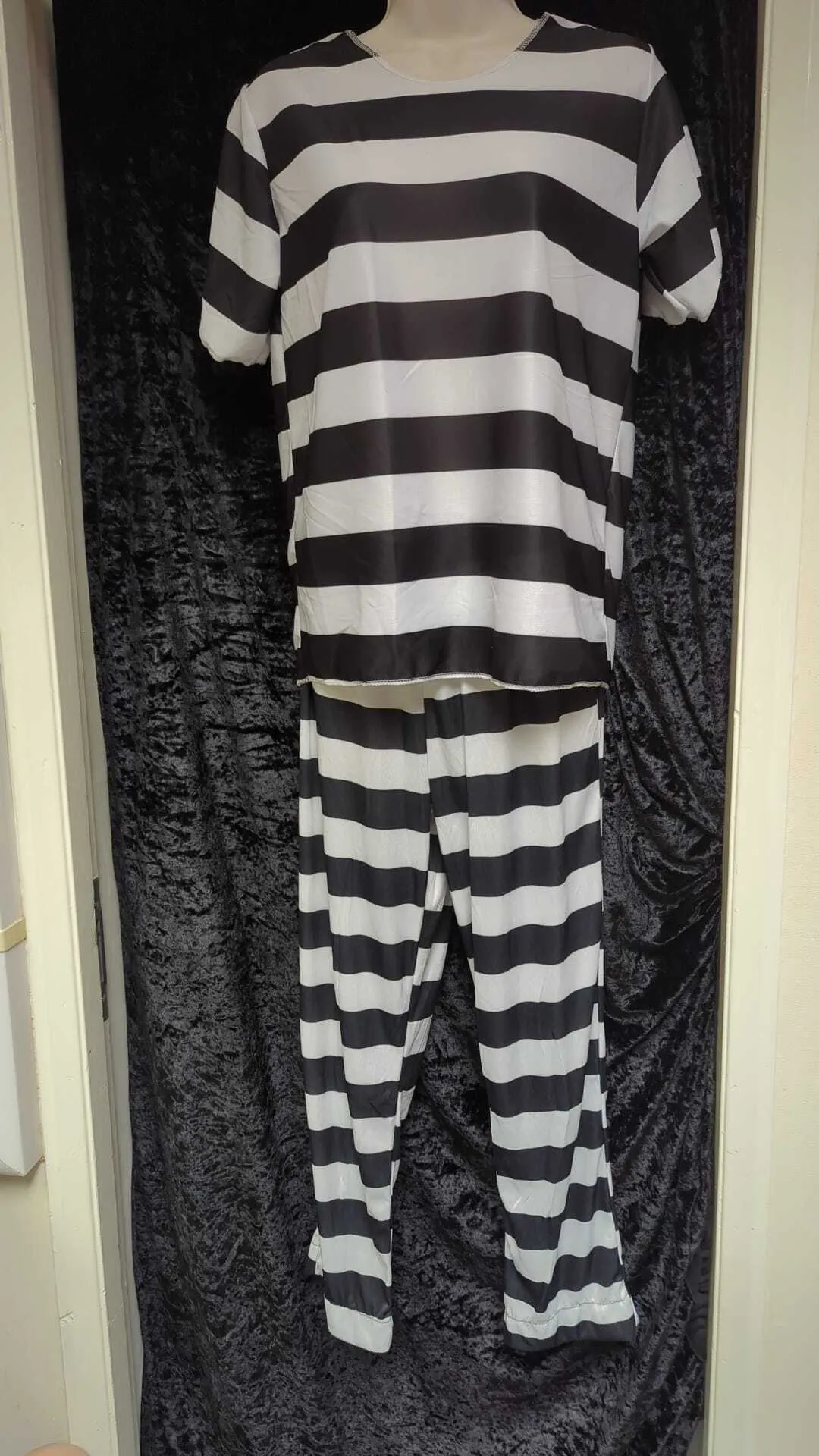 Convicts outfit