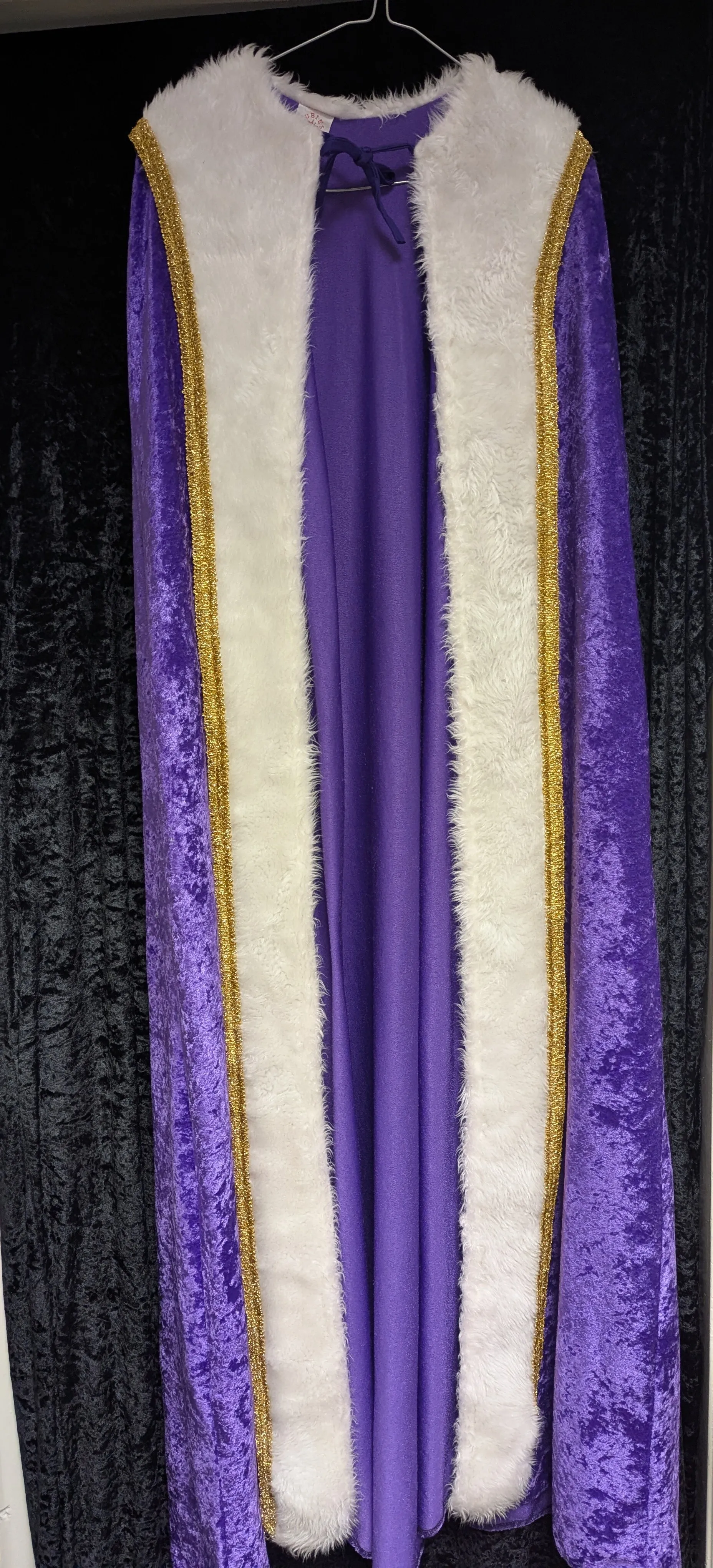 Purple King's robe with white faux fur