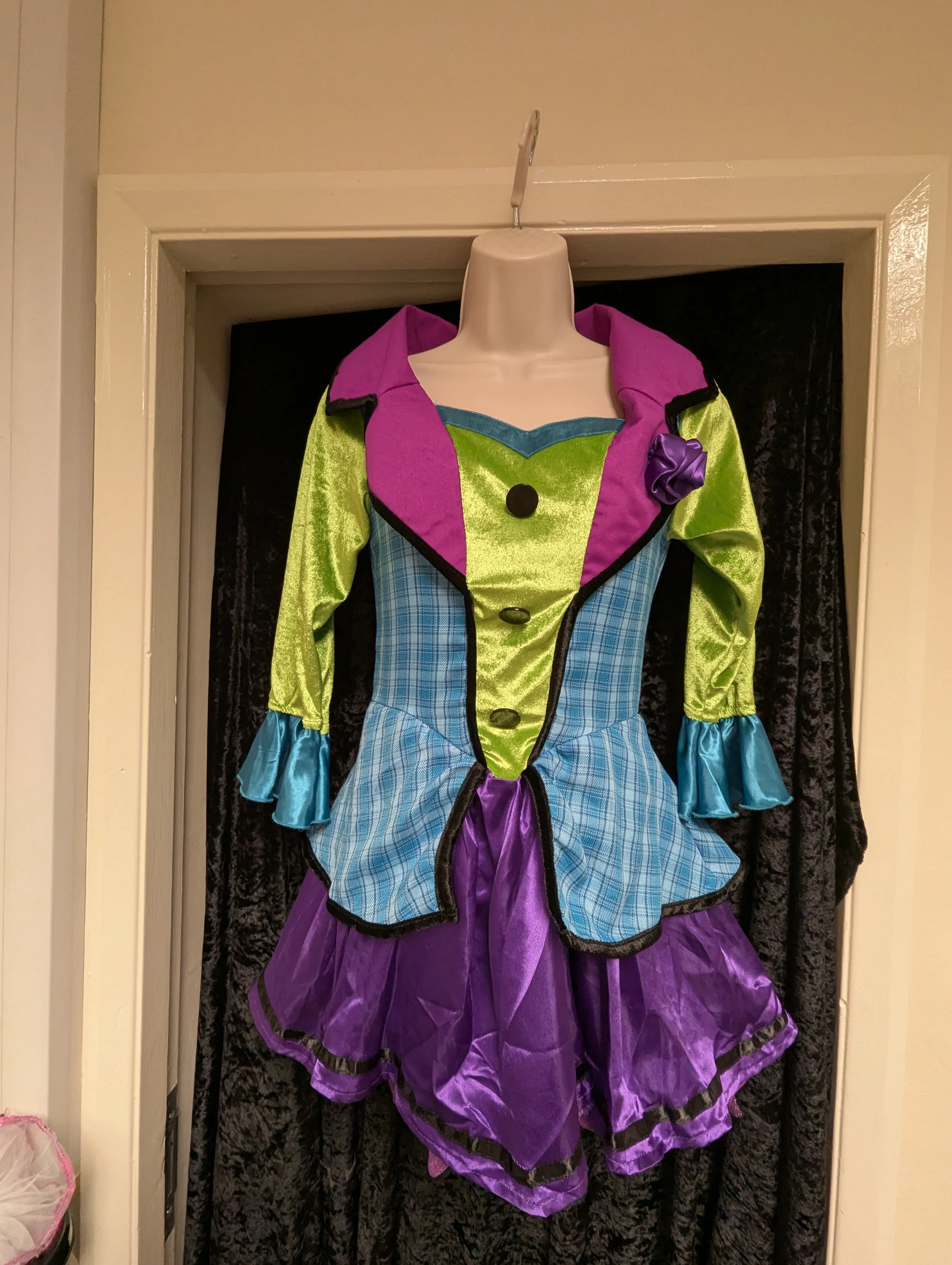 Girls Mad Hatter costume 
