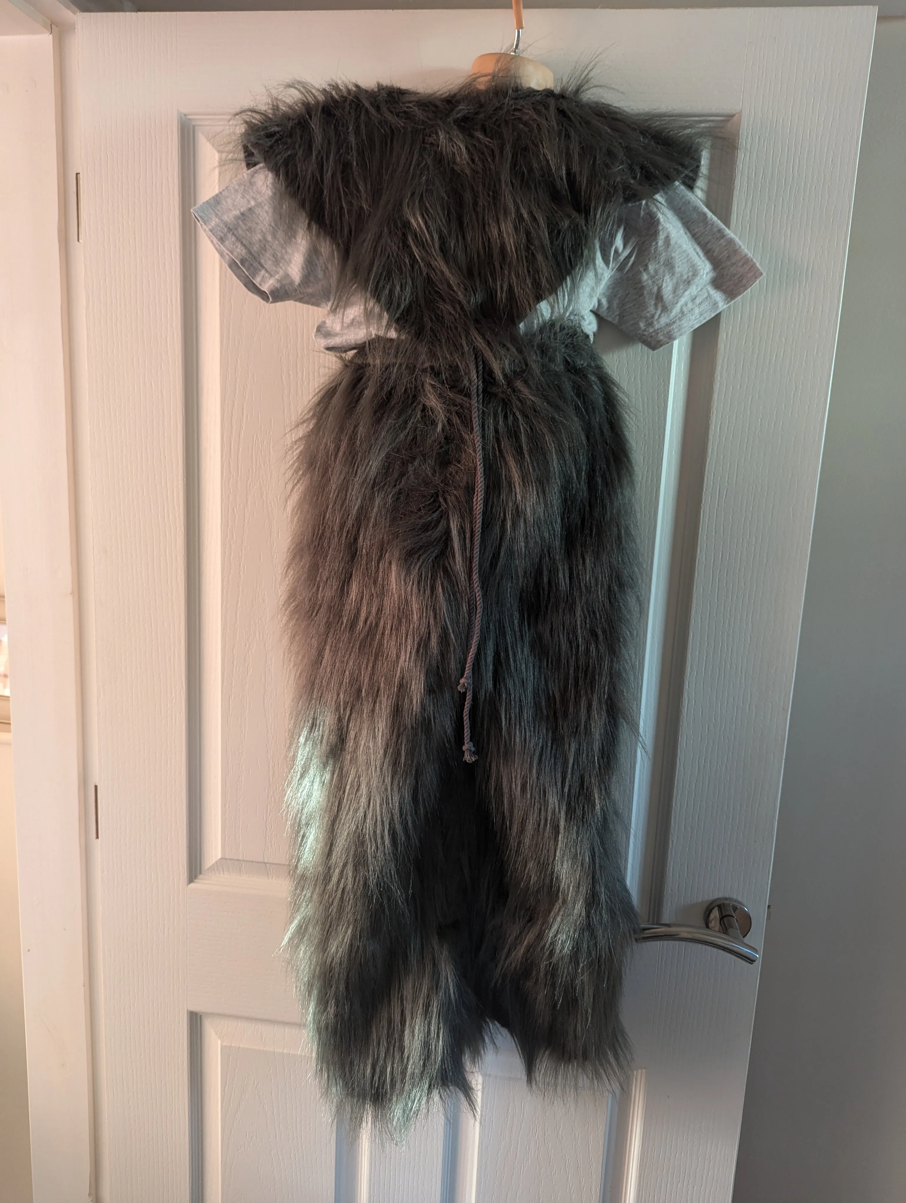 Sven Frozen, fur trousers, fur chest and fur wrist bands