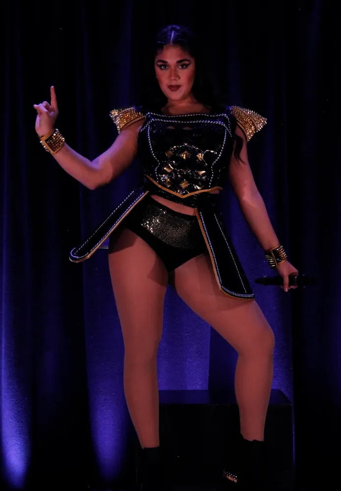 Six costume - Catherine of Aragon