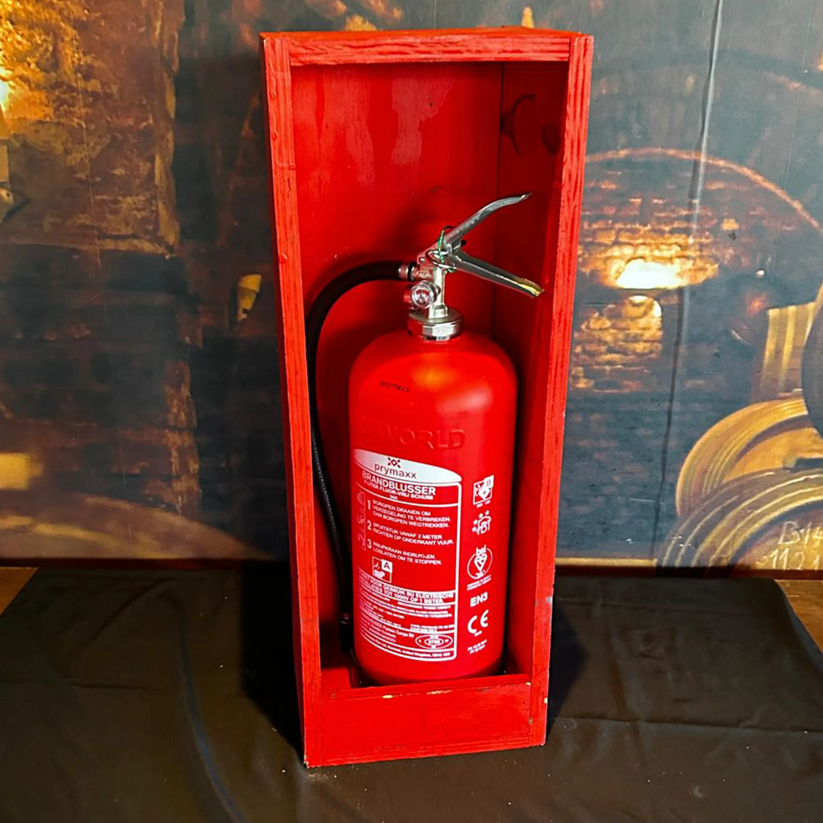 Brandblusser 9KG in houder