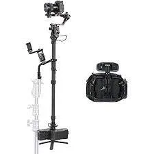 Tilta Float Handheld Gimbal con operador 