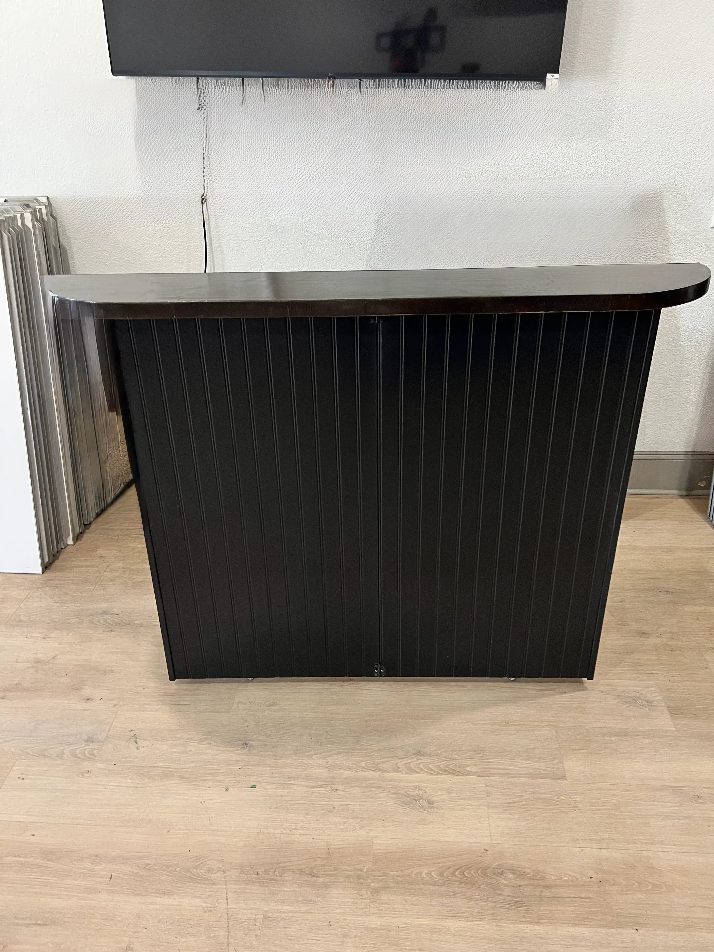 4 Foot Callapsible Black Bar