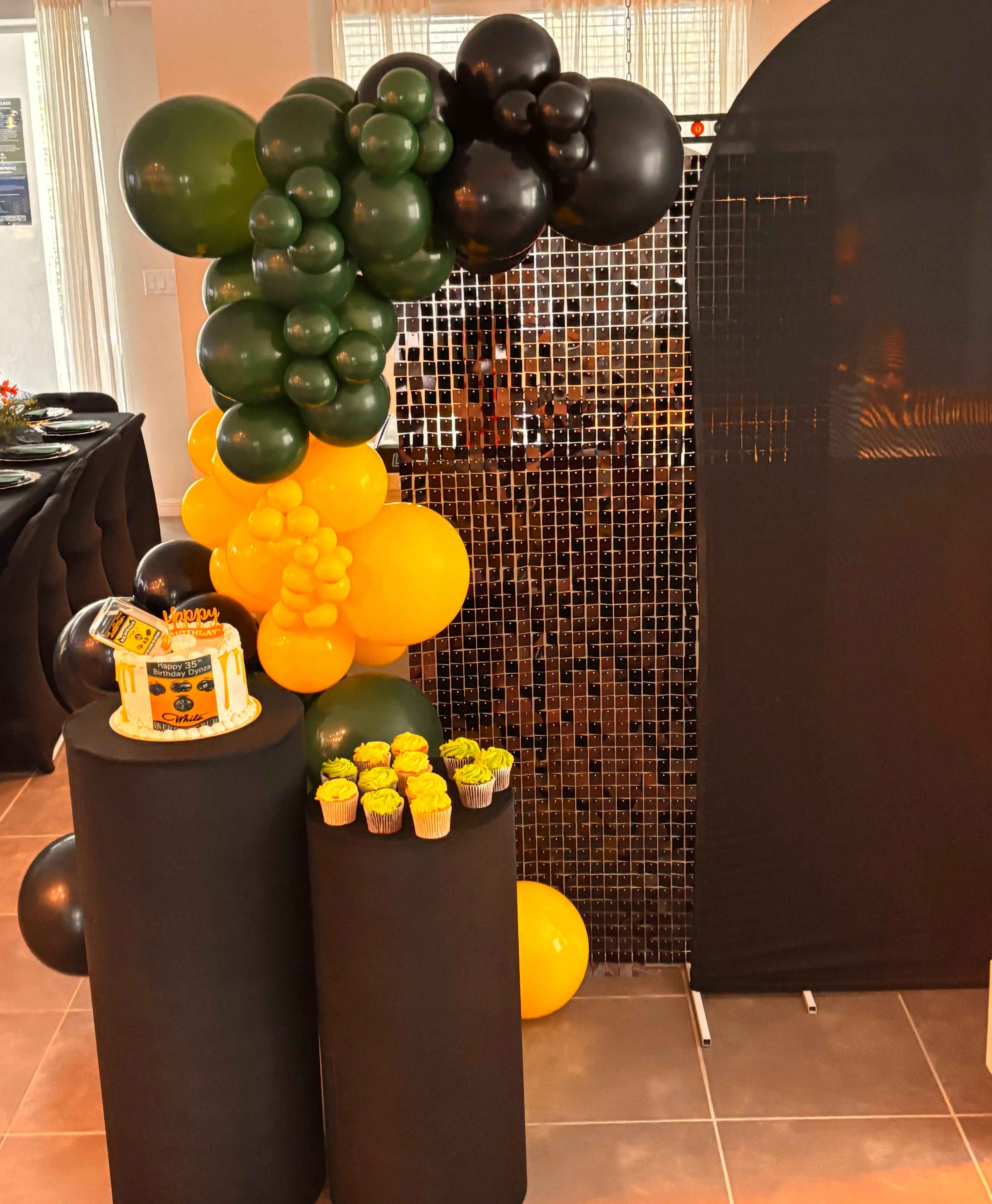 Cake & Treat Stands