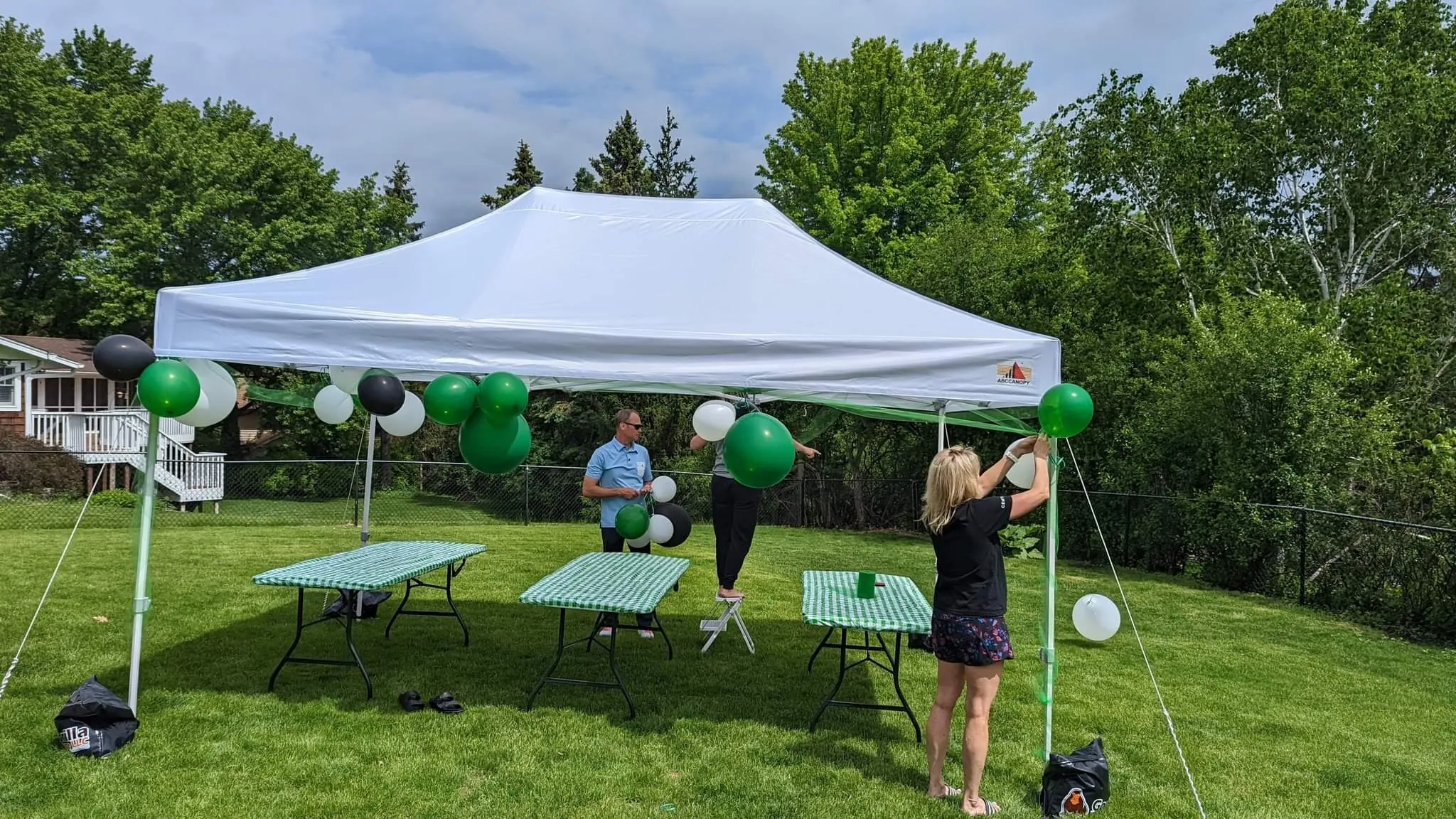 10’ x 15’ pop-up tent