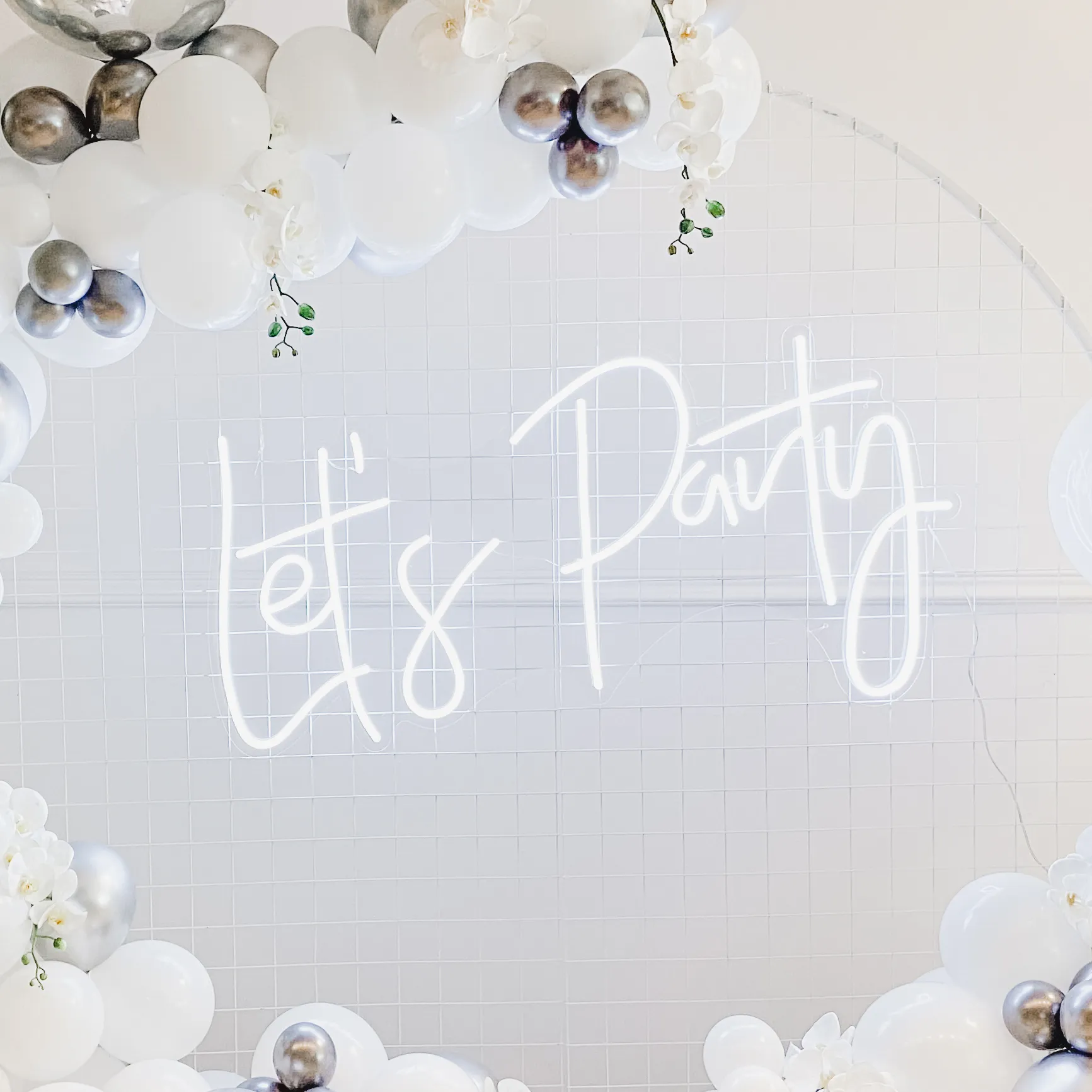 LET'S PARTY Neon Sign