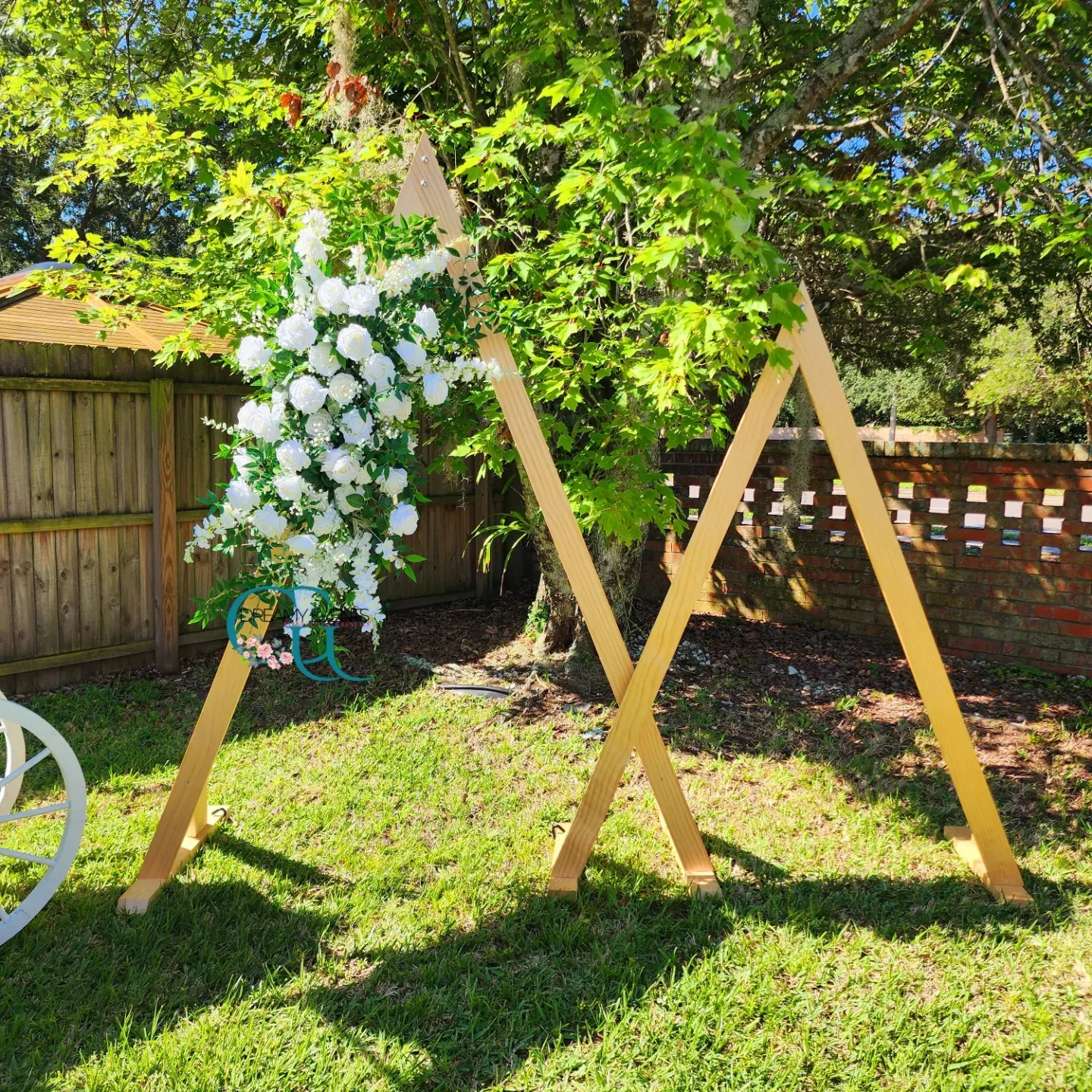Hamilton Collection & Teepee Arch