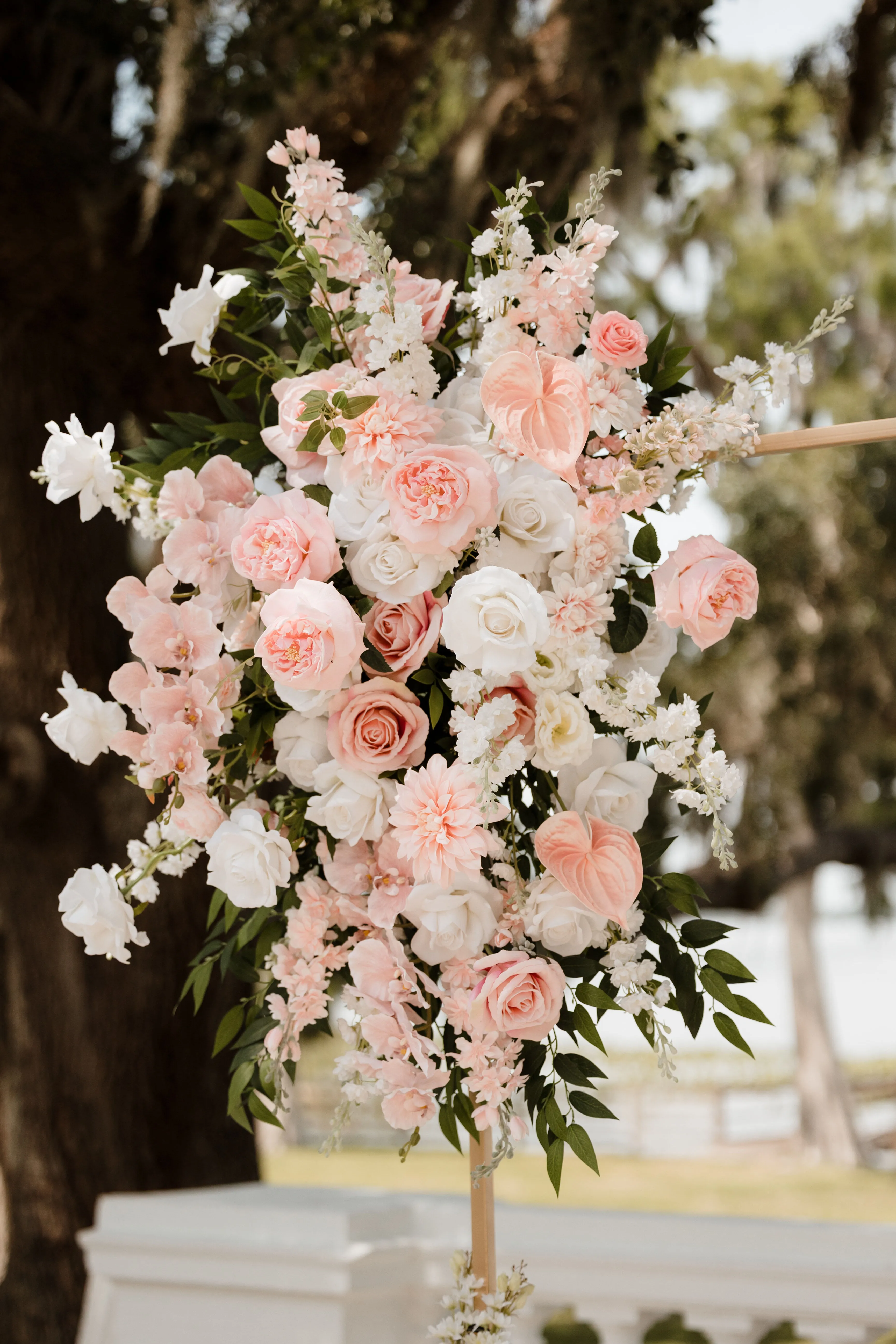 FLOWER SWAG ARRANGEMENT 