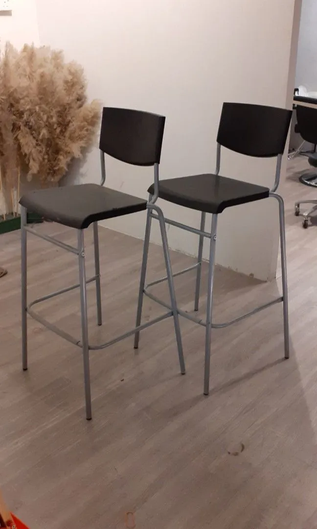 Plain Black Barstool