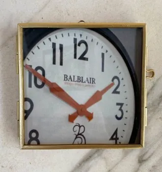 Gold Square Frame (4 x 4)