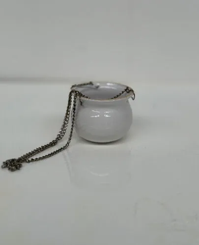 White hanging pot