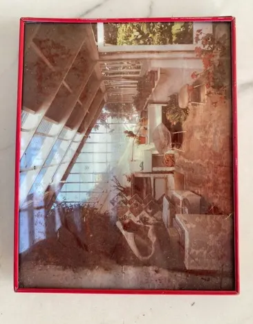 Red Metal Frame (10 x 8)