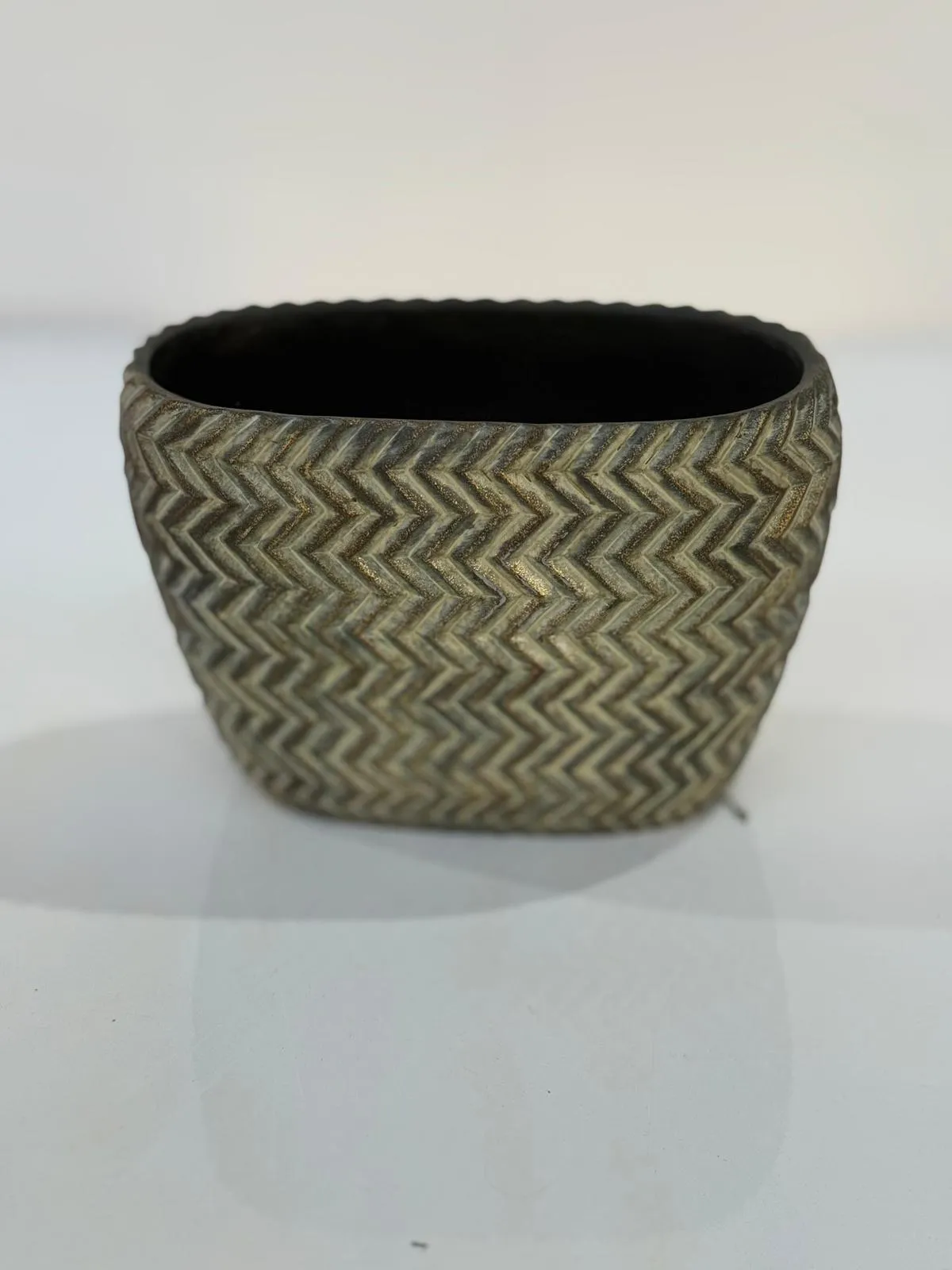 Brass ZigZag Patterned Plant Pot