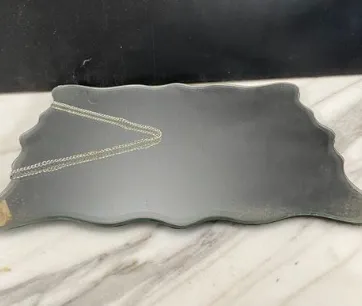 Mirror with Wiggly Outline