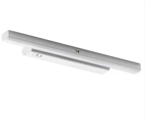 Battery operated cabinet lighting with sensor