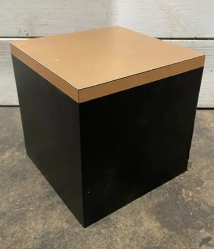 Black Plinth with Copper Top (6 x 6 x 6)
