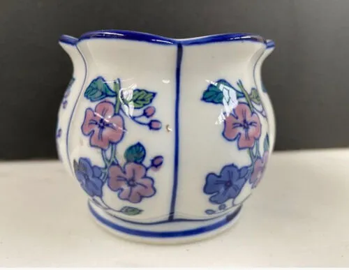 Vintage Floral Blue Pot