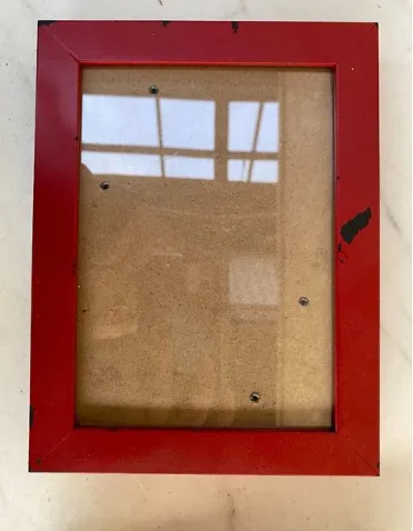 Red Frame (7 x 5)
