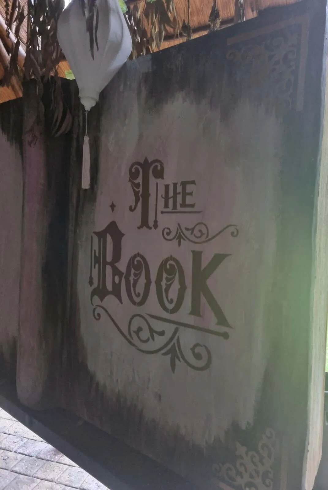 S1846 The Book - 1.2m High