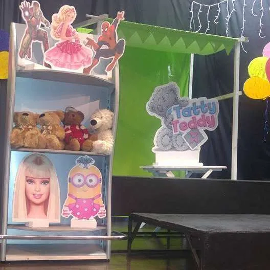 S1044 Stand with Shelves