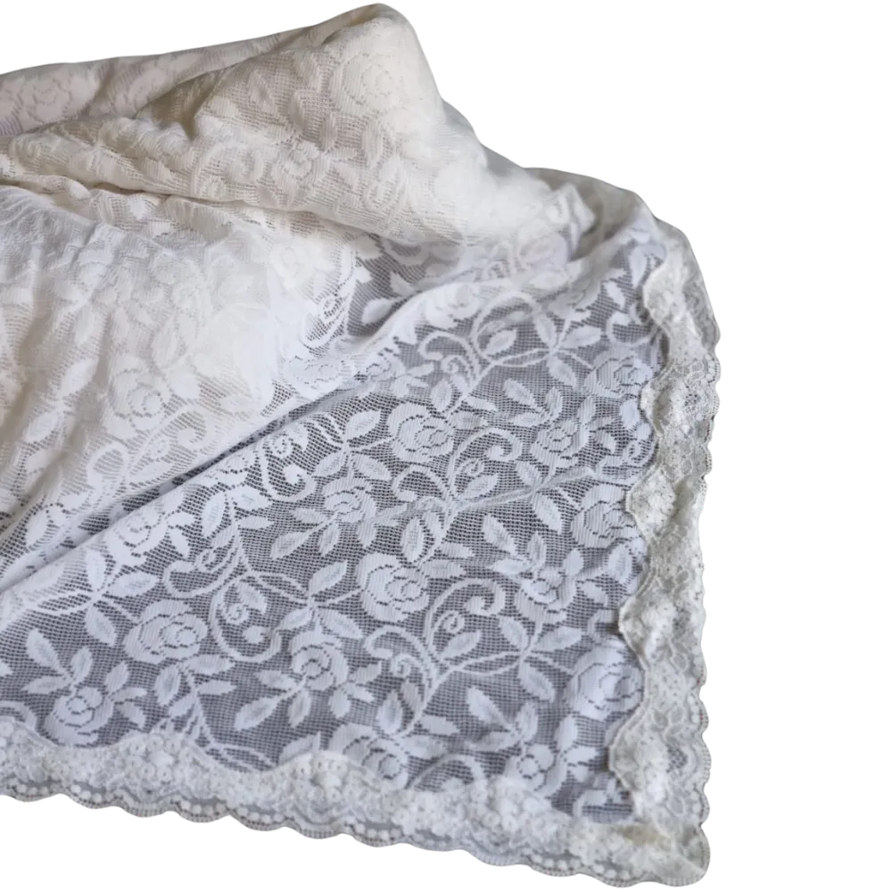 S286 Tablecloth Lace