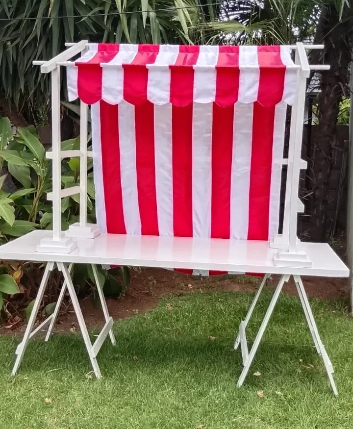 S842 Kiosk - White Frame and Red & White Stripe Canopy ONLY