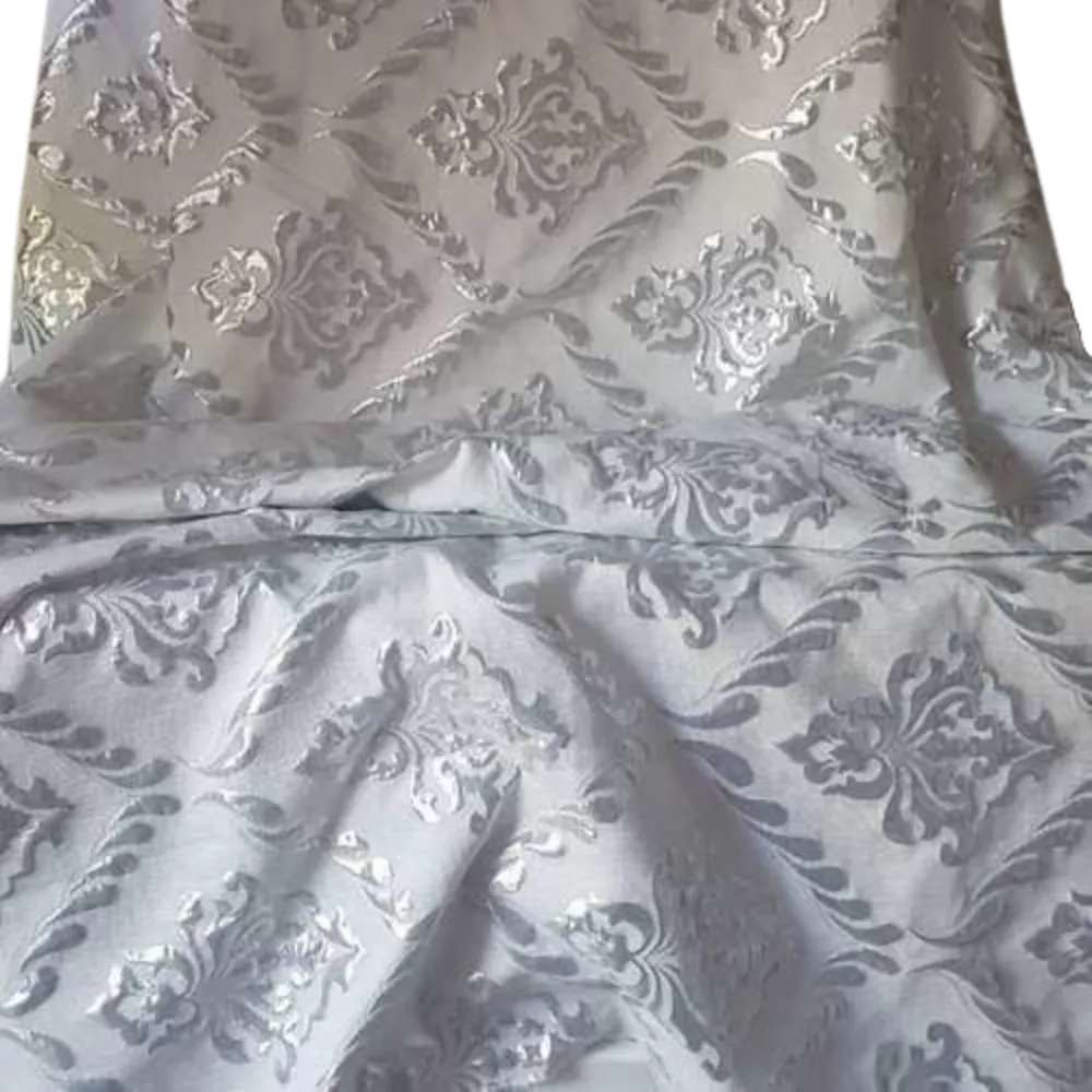 S550 Table Cloth Silver & White