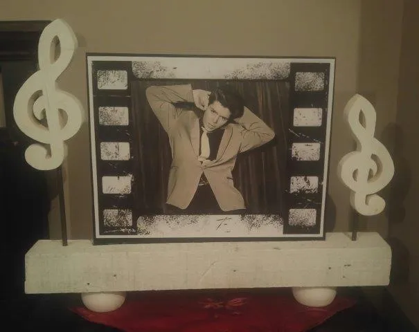 S869 Cliff Richard Centrepiece