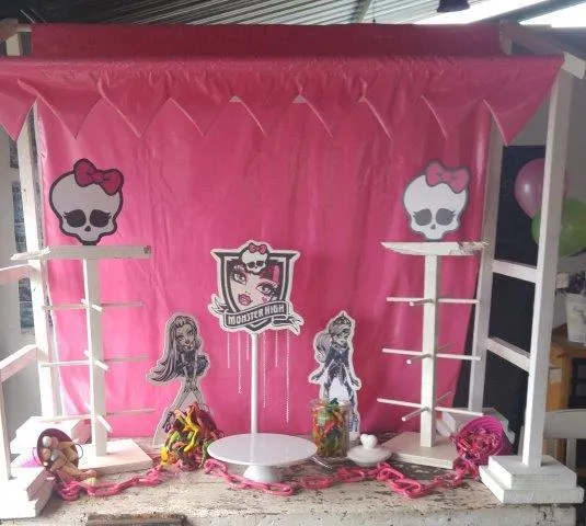 S260 Kiosk - White Frame and Pink Plastic Canopy ONLY