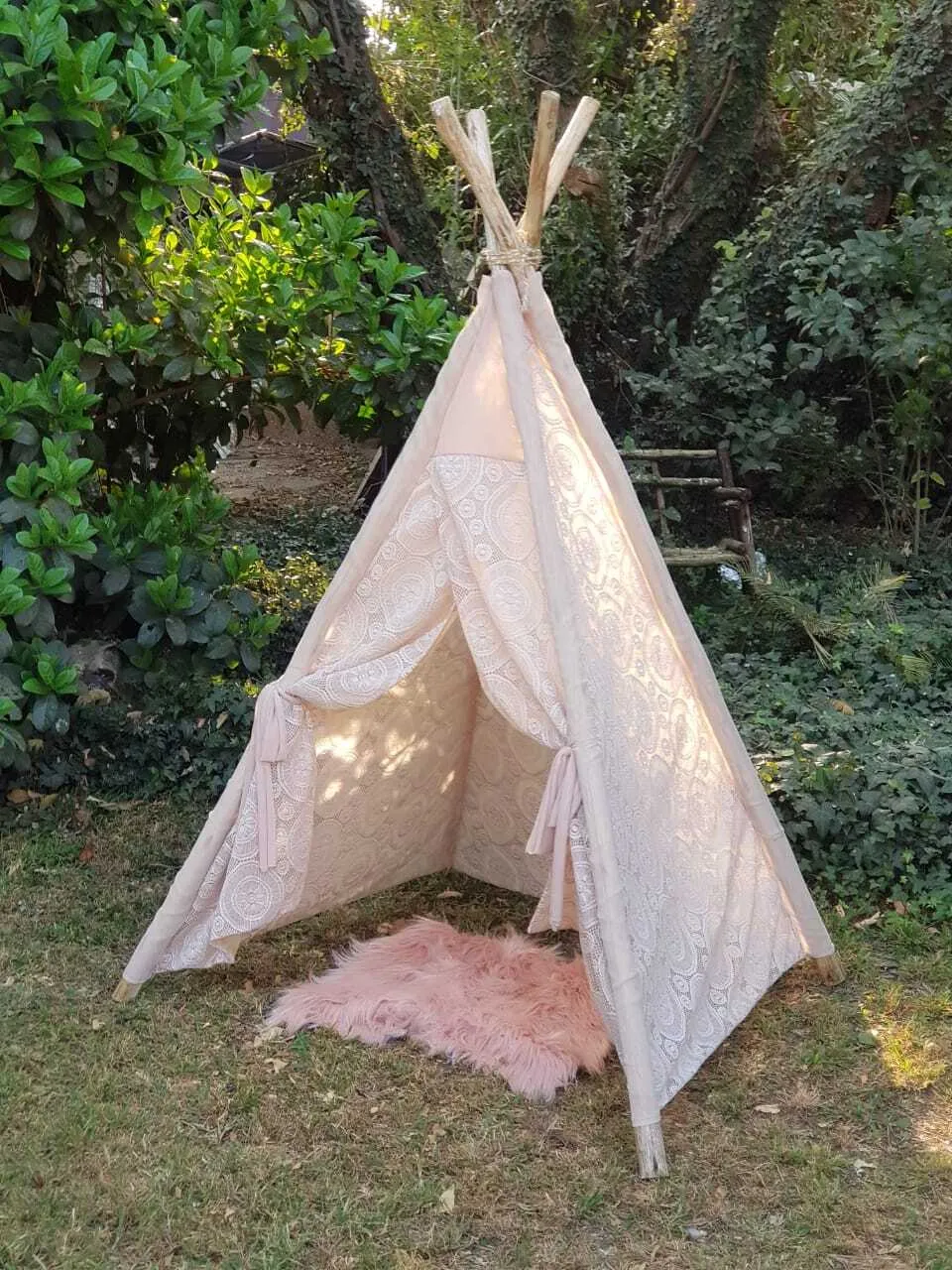 S1441 Teepee Tent - Lace