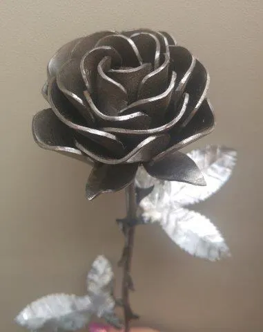 S863 Steel Rose