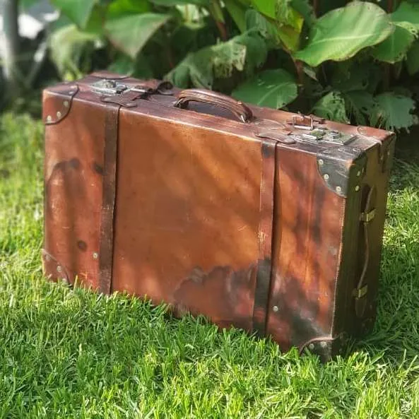 S289 Vintage Suitcase