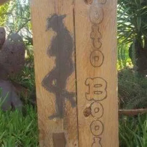 S1175 Sign Saloon Booth