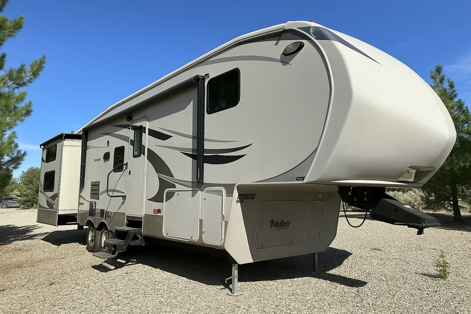 Montanan high country Bunk Room (sleeps 10) 38' (Delivery Only)