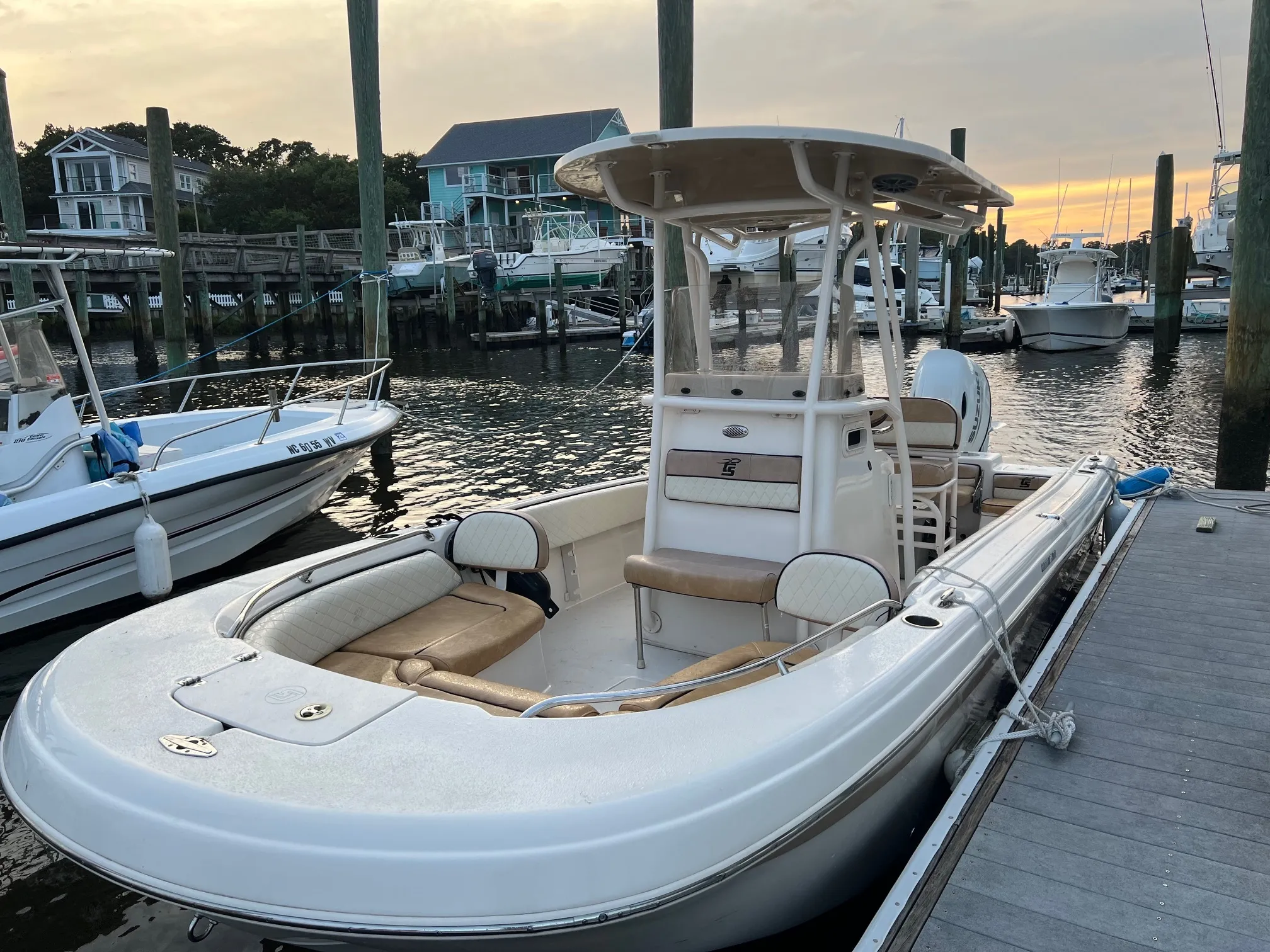 23 ft Carolina Skiff Ultra Elite Tan