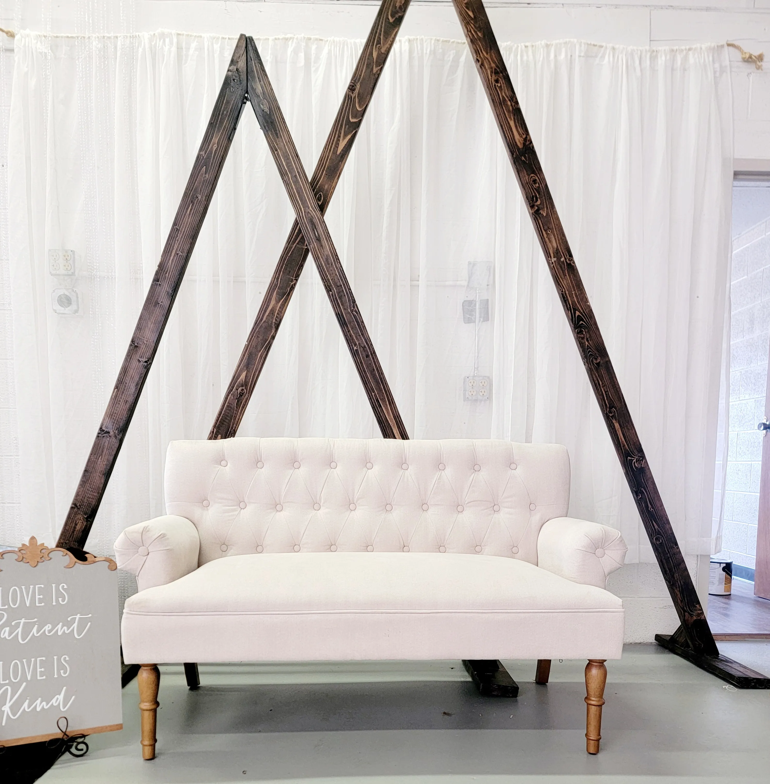 Settee - 