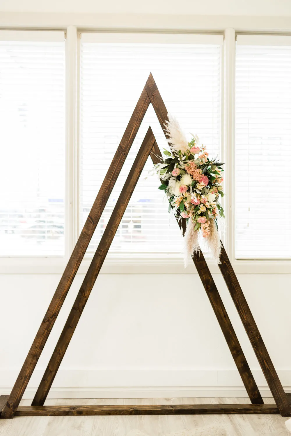 Triangle wood arch - double