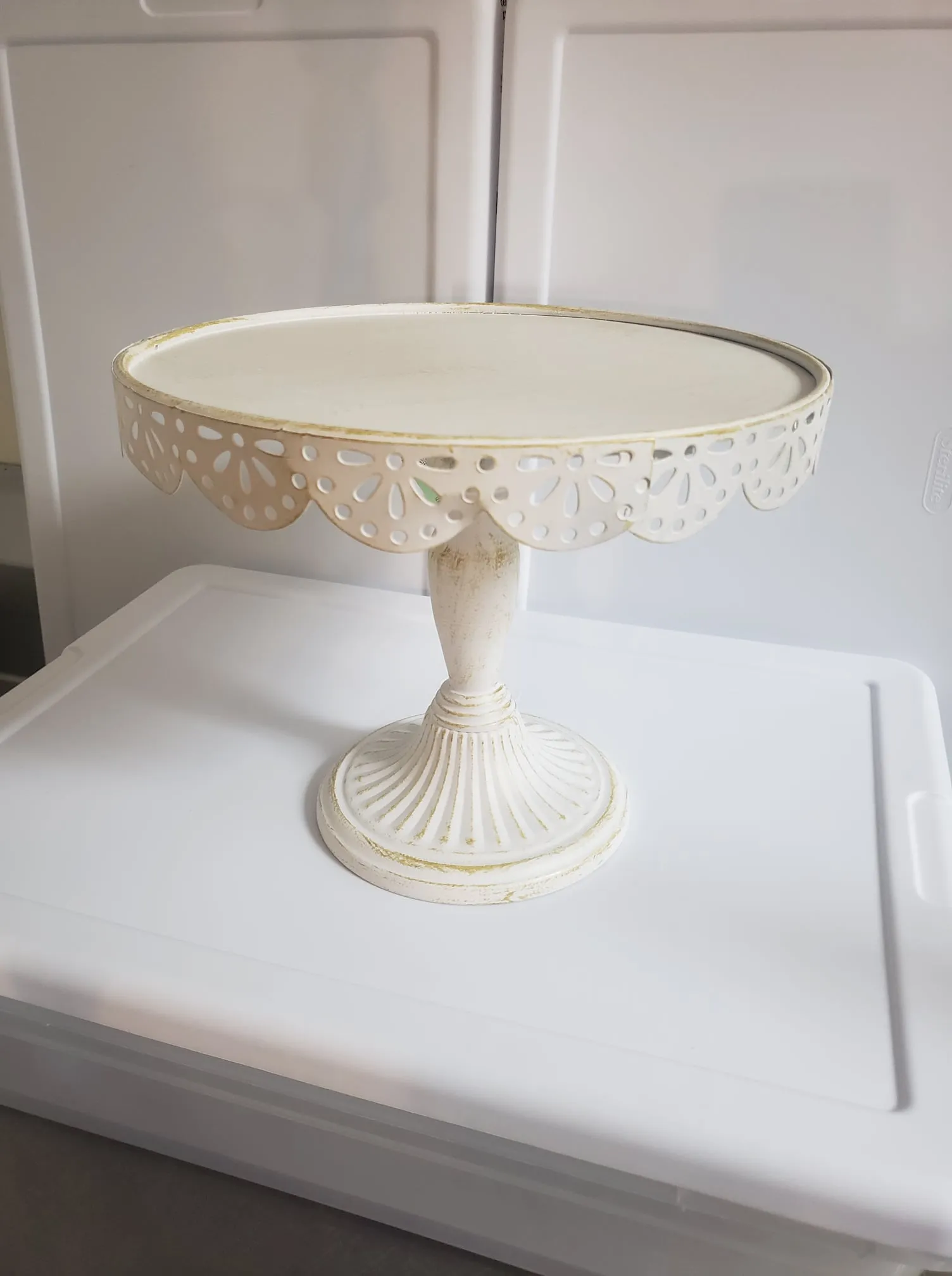 White Cake Stand 