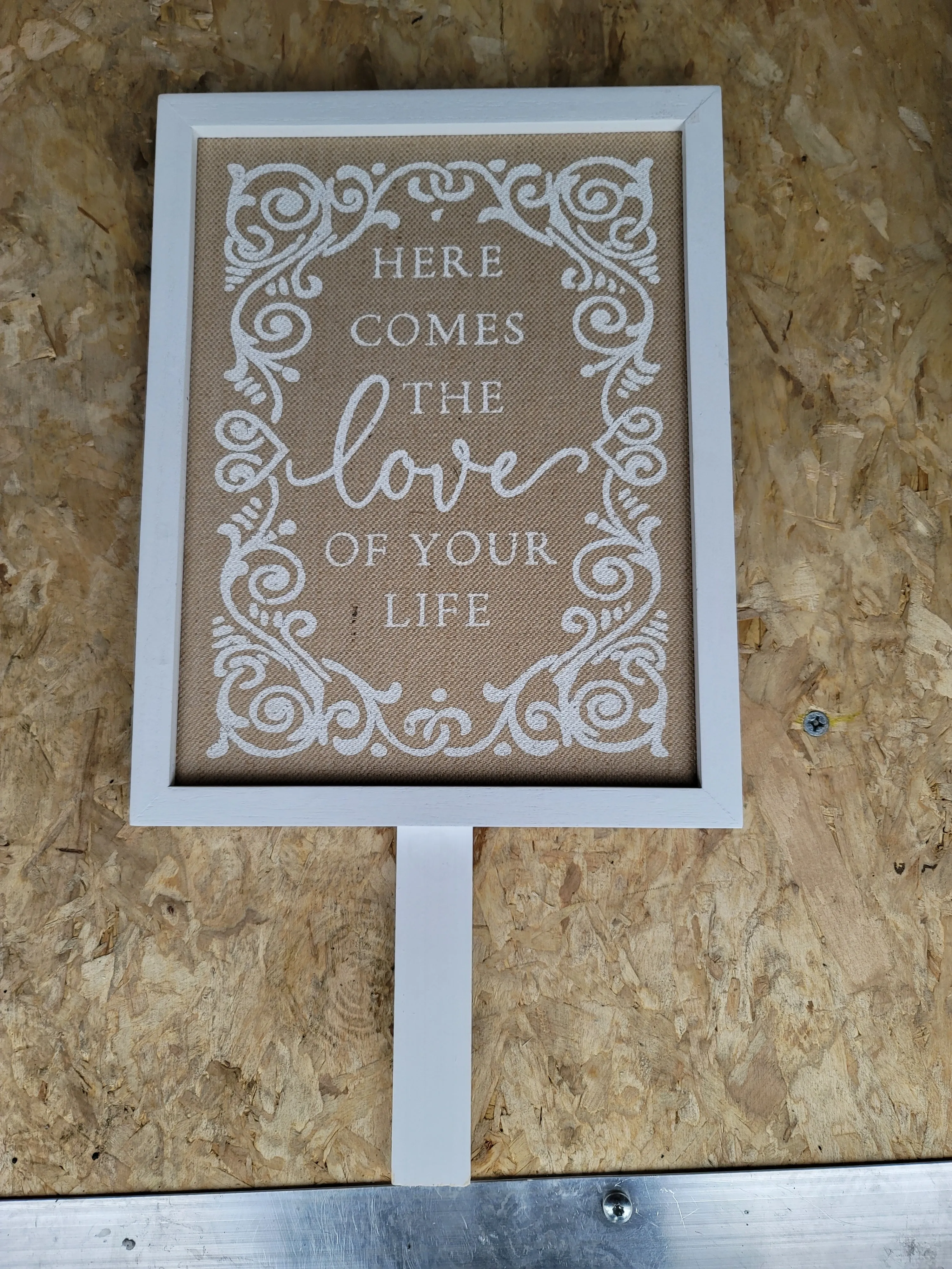 Here comes sign 