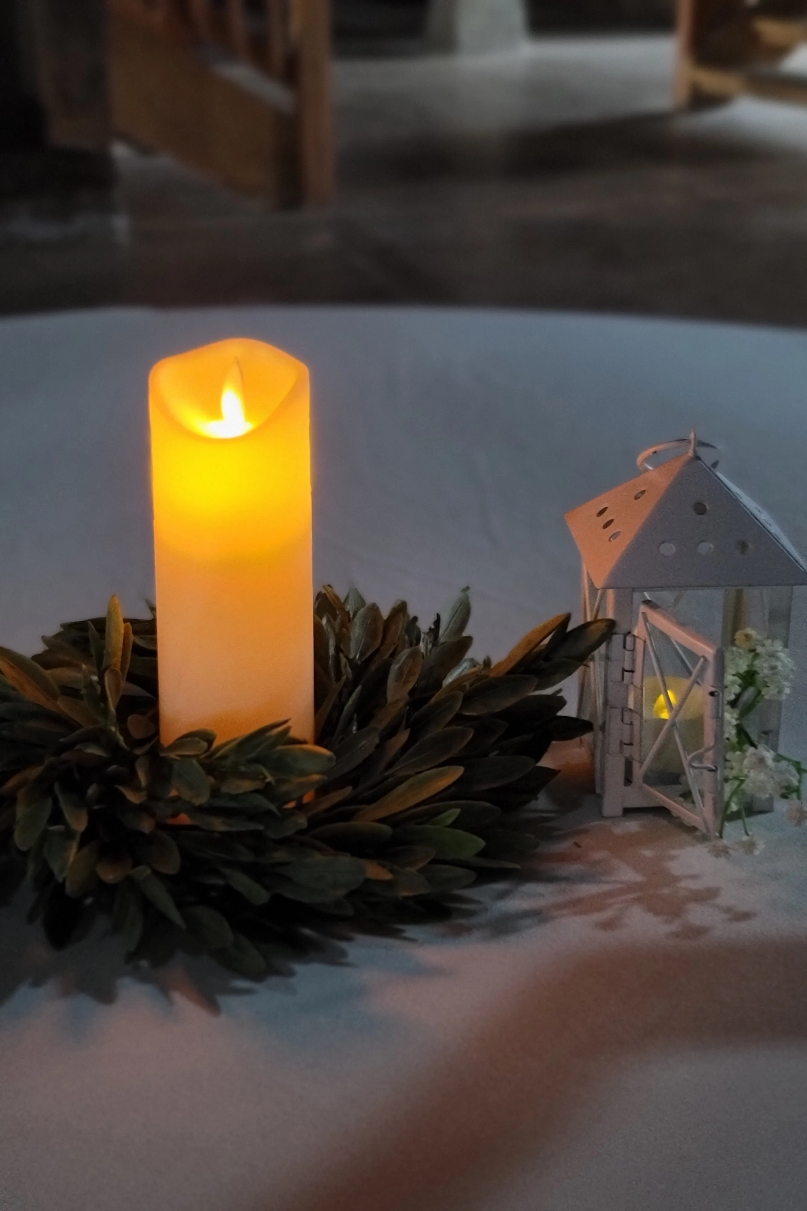 Mini white lantern